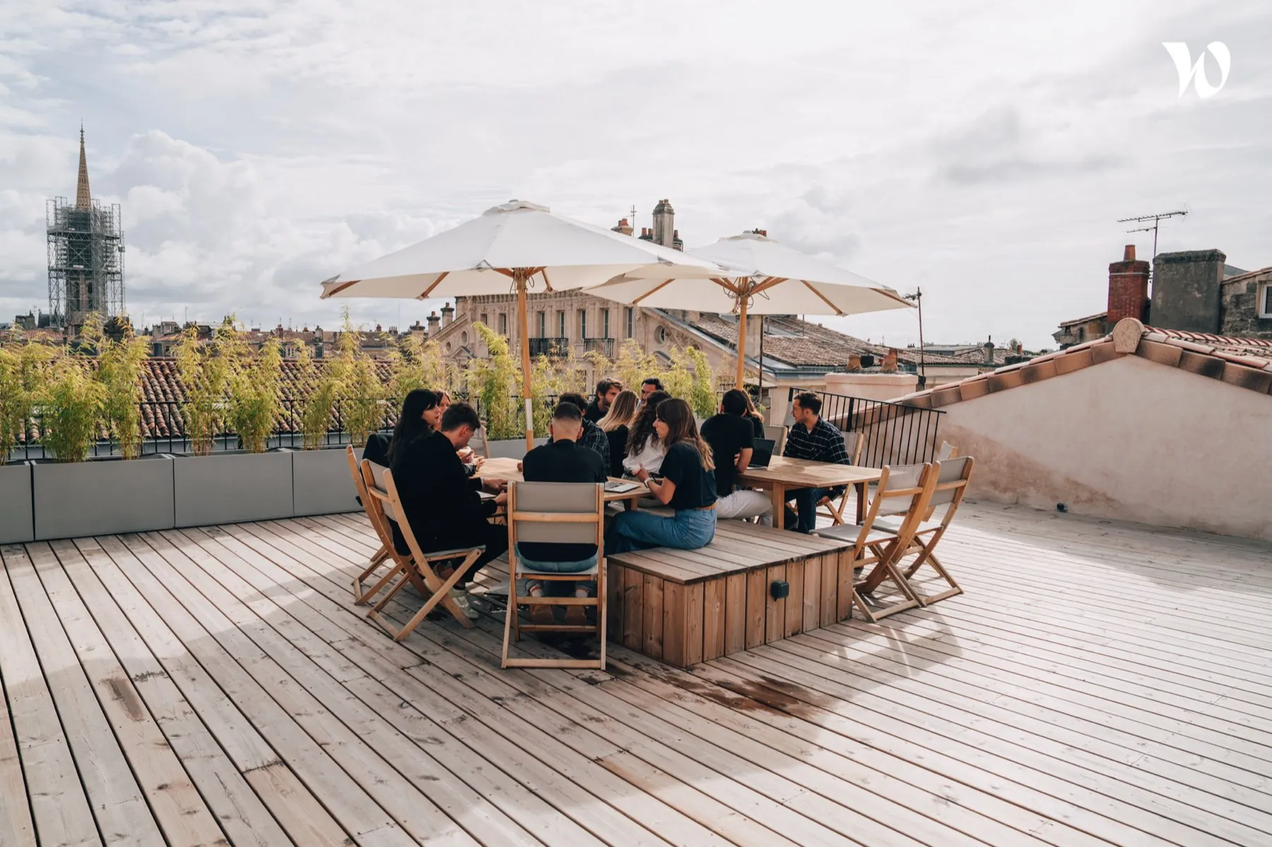 Terrasse sur les toits avec vue sur Bordeaux — Bordeaux Mirail